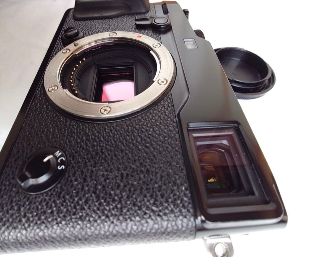 Fujifilm X-Pro2 ブラック ボディ　+ 純正チャージャー