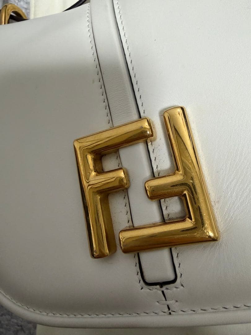 FENDI ホワイト ショルダーバッグ 保存袋付き