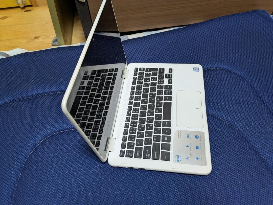 DELL Inspiron 11 3000シリーズ ノートパソコン（ホワイト）