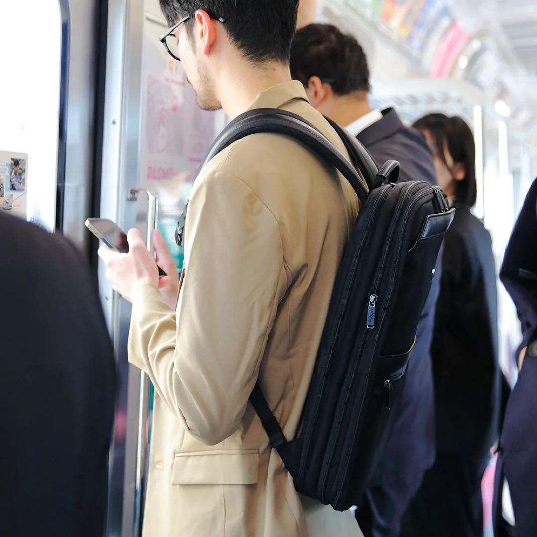 EvoonマルチビジネスリュックSlim X 薄型15.6インチPC収納可能