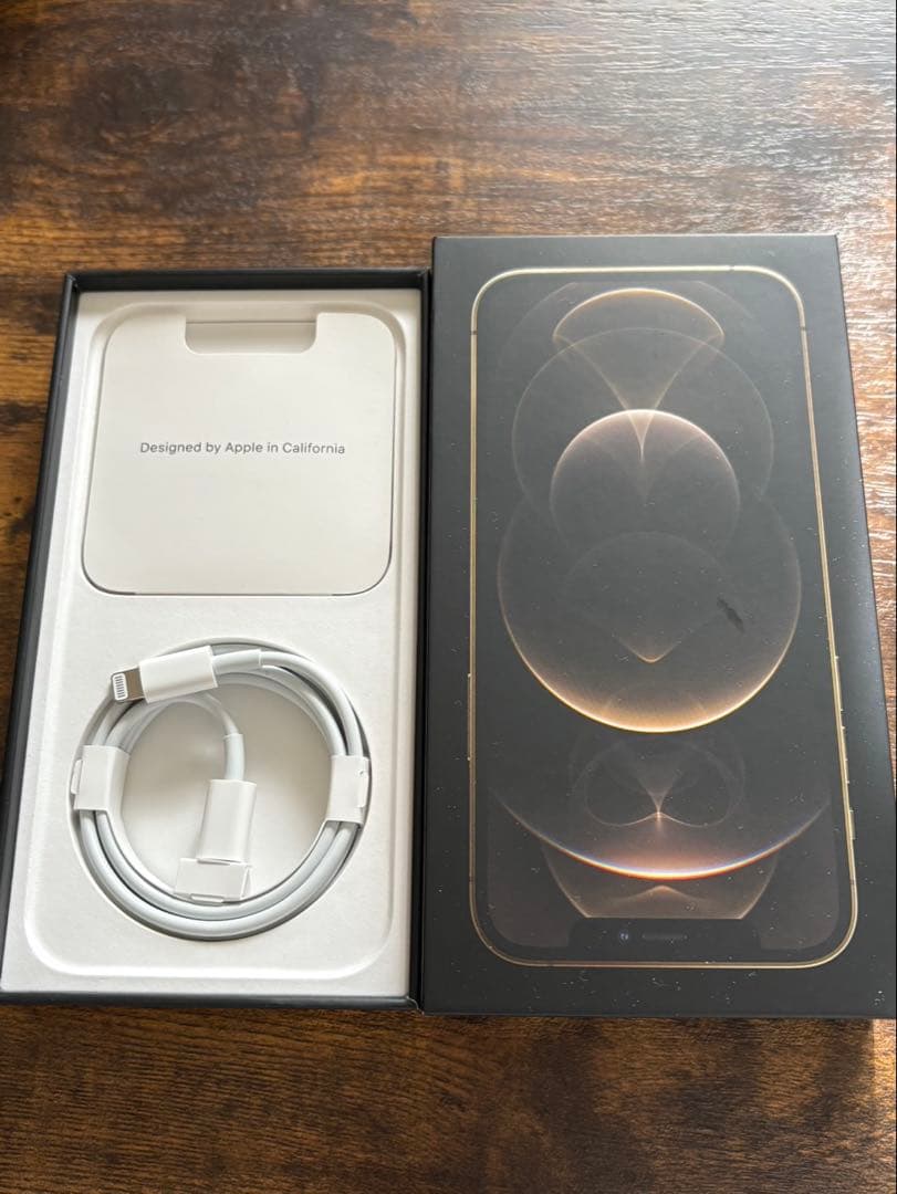 Apple iPhone 12 Pro 128 極美品　箱付き