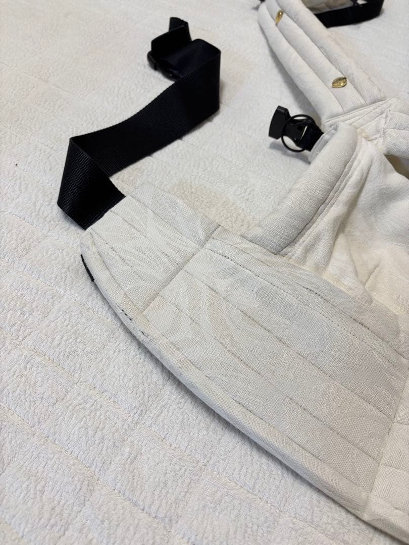 【翌日発送可】アーティポッペ　artipoppe 抱っこ紐