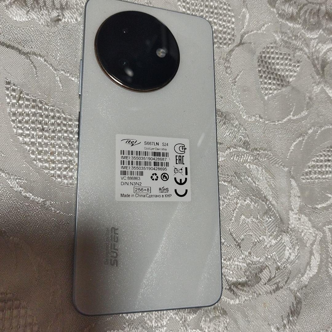 美品itelS 24 16GB RAM 256GB スマートフォン ホワイト