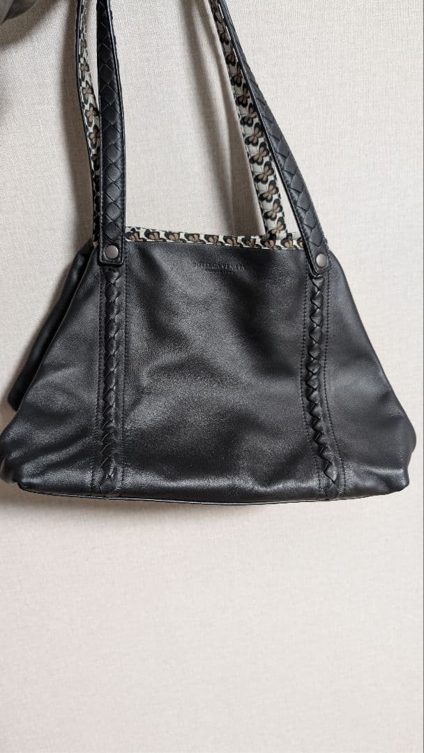♡　BOTTEGA VENETA ブラックレザーバッグ　正規品