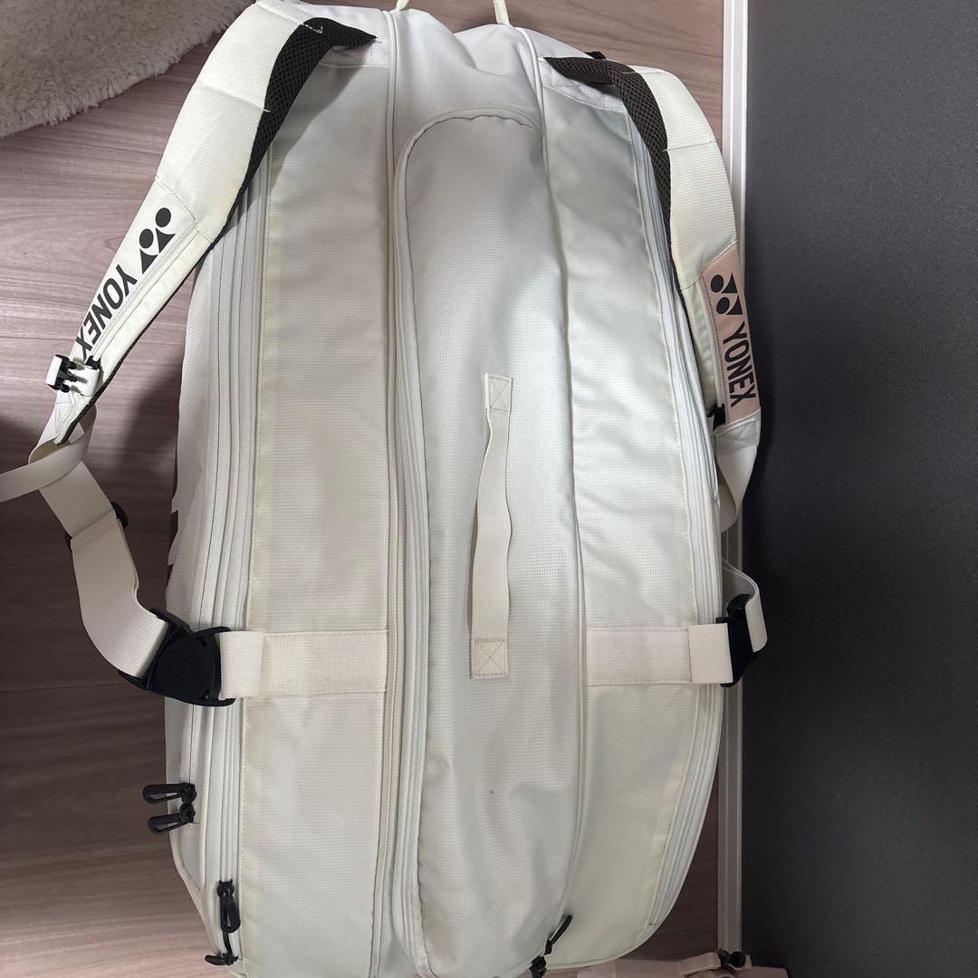 ラケットバッグ　バドミントン　テニス　ヨネックス（YONEX）　9本収納