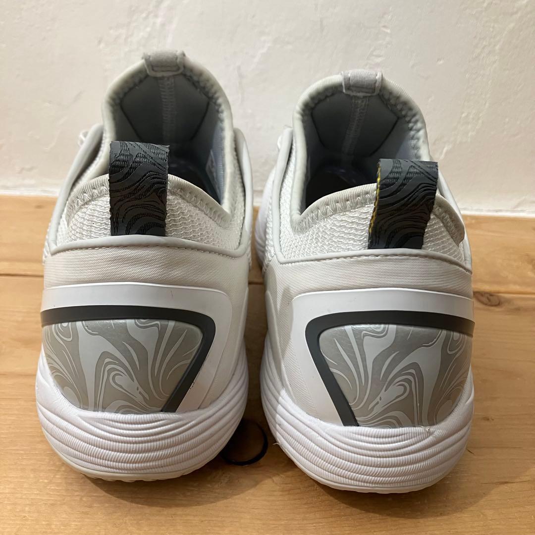 asics グライドノヴァ FF2 26センチ　体育館にて1時間使用