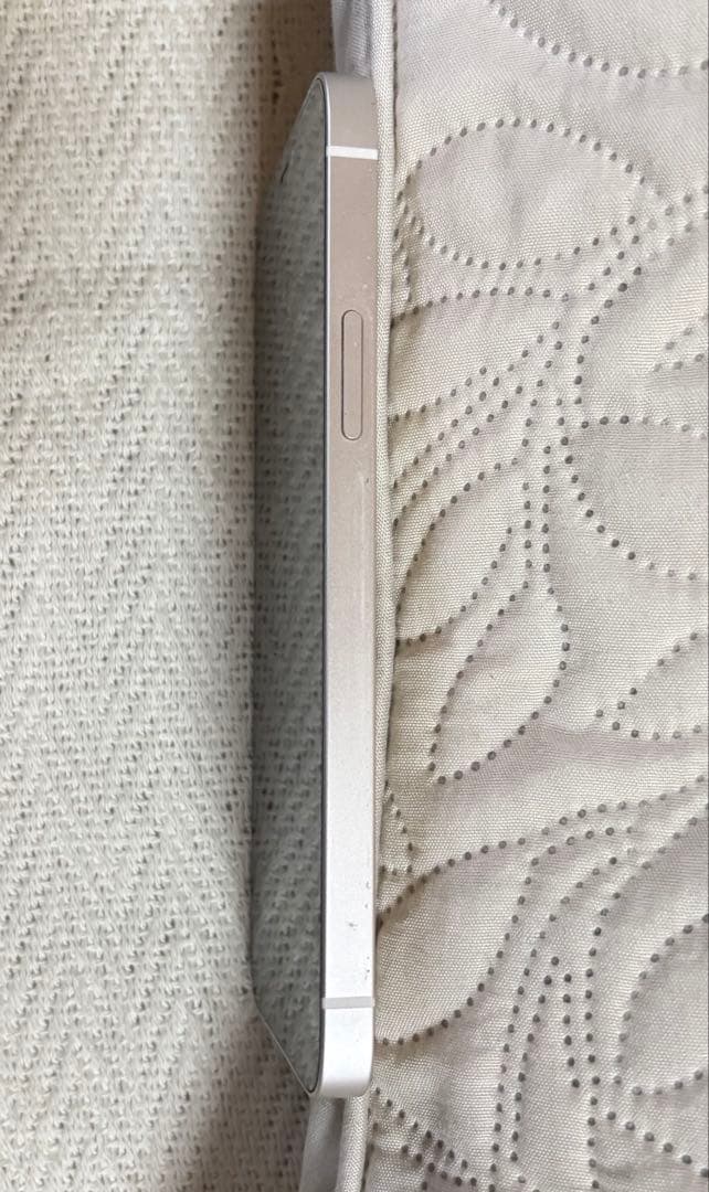 m*i様 Apple iPhone 12 ホワイト 本体