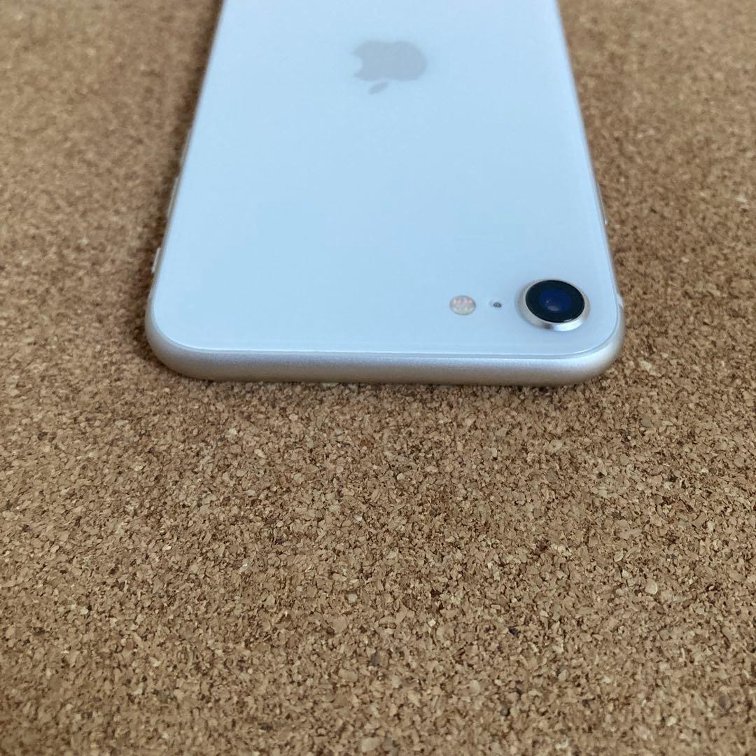 3908 電池新品☆比較的美品☆iPhoneSE3 64GB SIMフリー☆