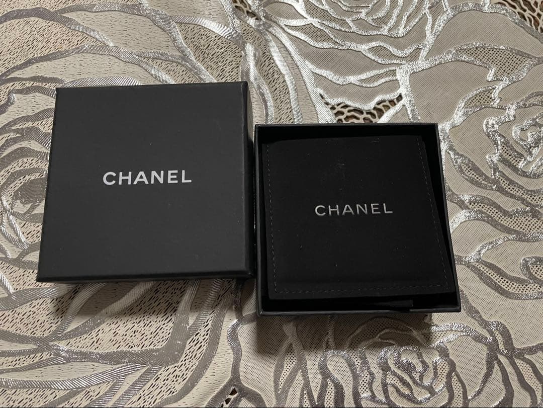 さくらんぼ大好き様御専用✨シャネルリップスティック型ブローチ✨