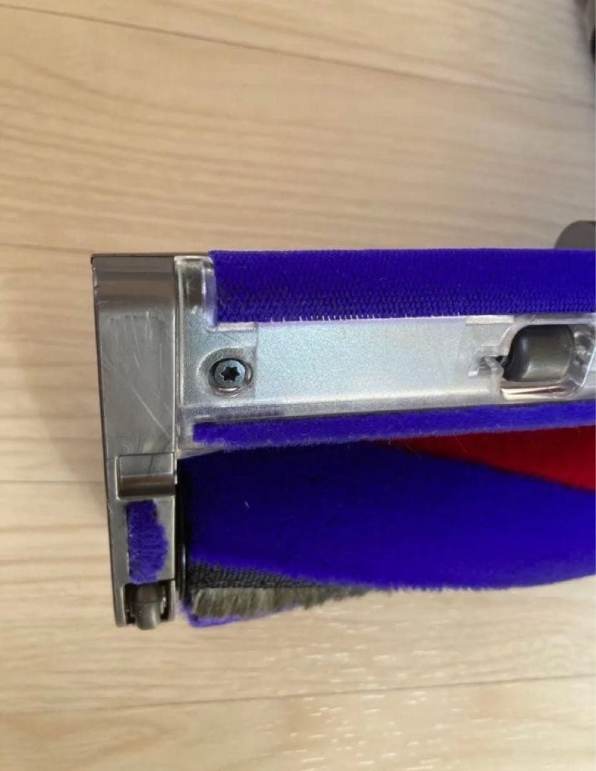 ダイソン掃除機　v8 slim ソフトローラークリーナーヘッド　美品