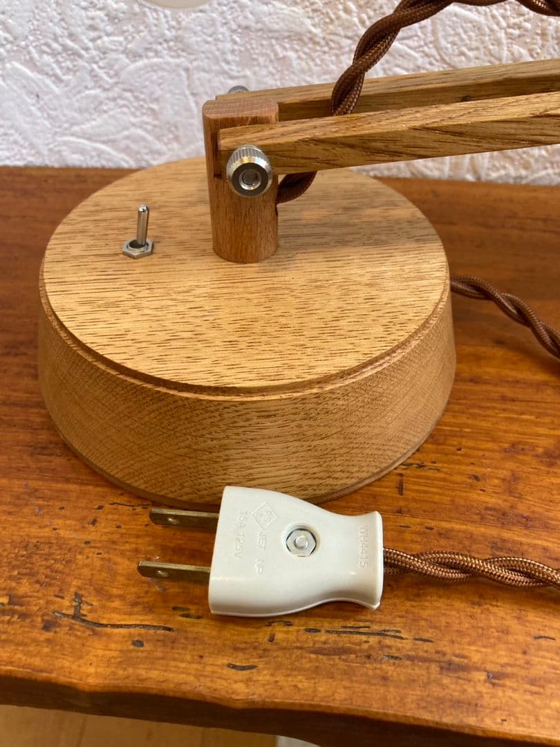 chikuni チクニ　丸台座照明　木製アーム式デスクランプ