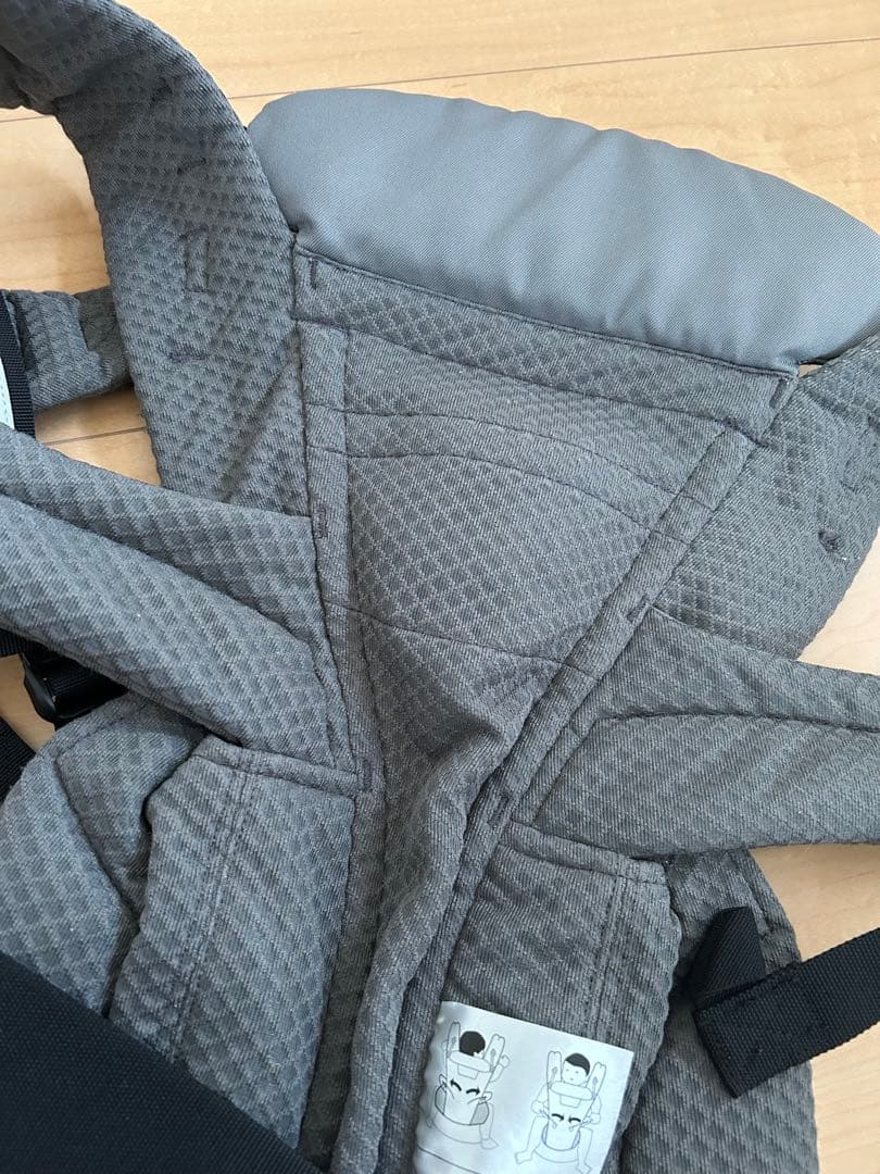 ［あゆみです］ergobaby OMNI Breeze 抱っこ紐 グレー