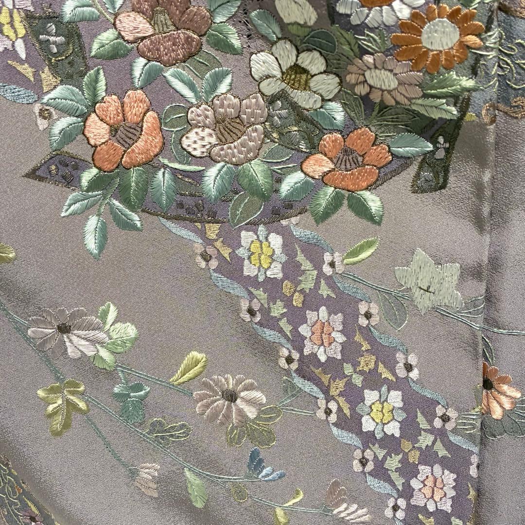 D193 訪問着　汕頭・蘇州刺繍　総刺繍　花模様　正絹　着物　袷