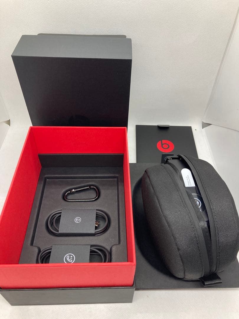 キ*ヨ様 未使用　Beats Solo3 Wireless ブラック