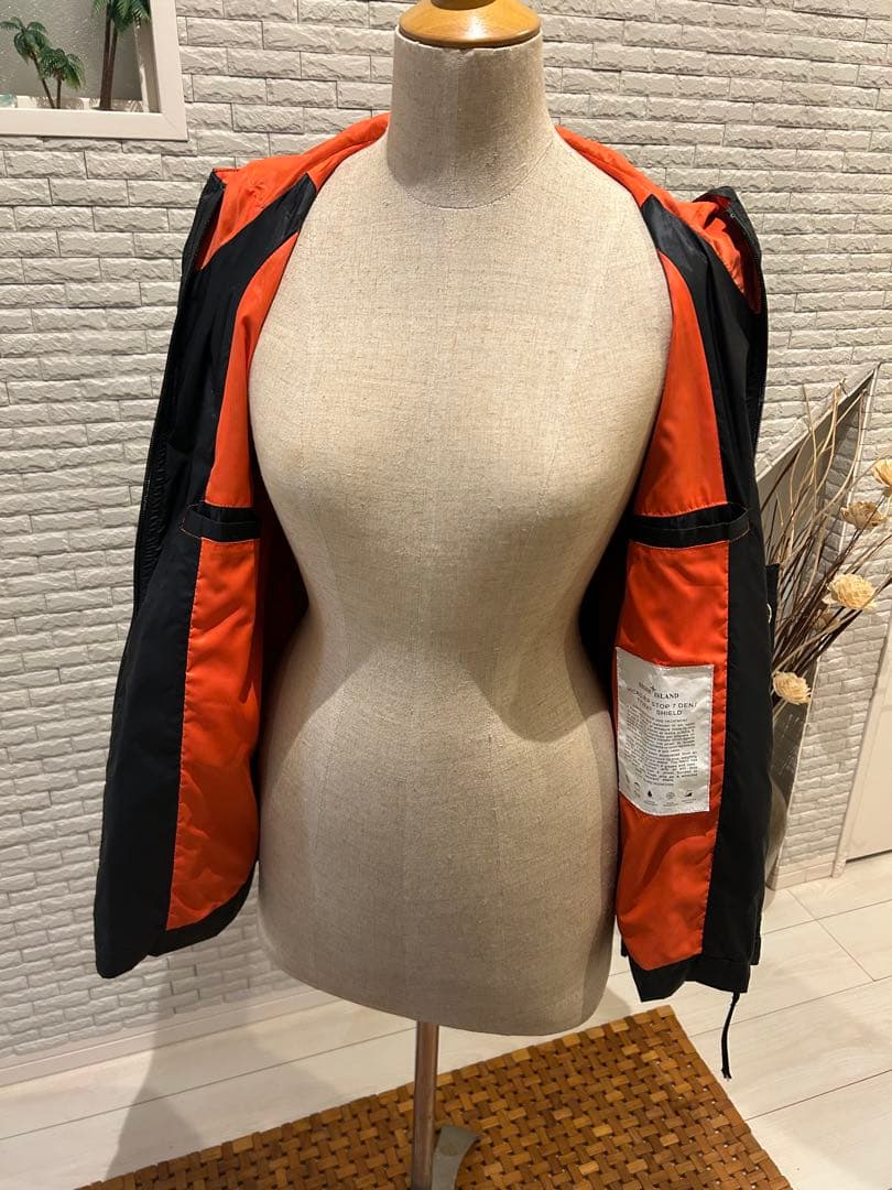 Stone  ナイロンジャケット ブラック/オレンジ