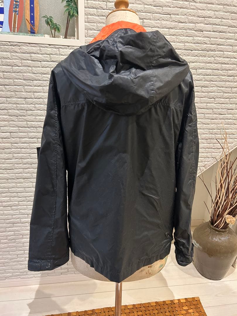 Stone  ナイロンジャケット ブラック/オレンジ