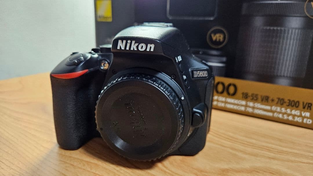 Nikon D5600 ダブルズームキット+単焦点レンズ1本 おまけ付き