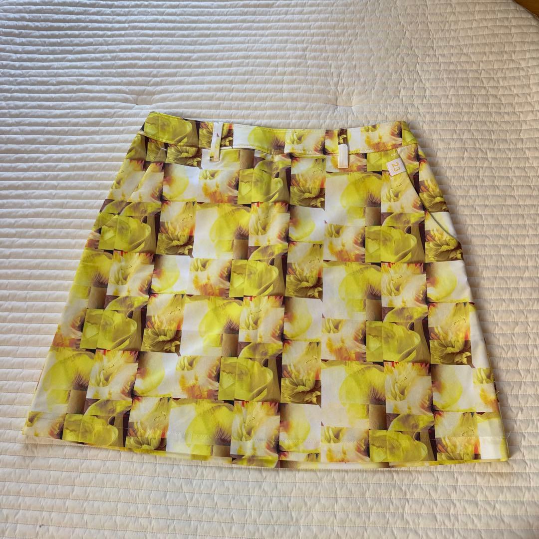 【超美品】 23区ゴルフ ロゴポロシャツ イエロースカート ゴルフウェア