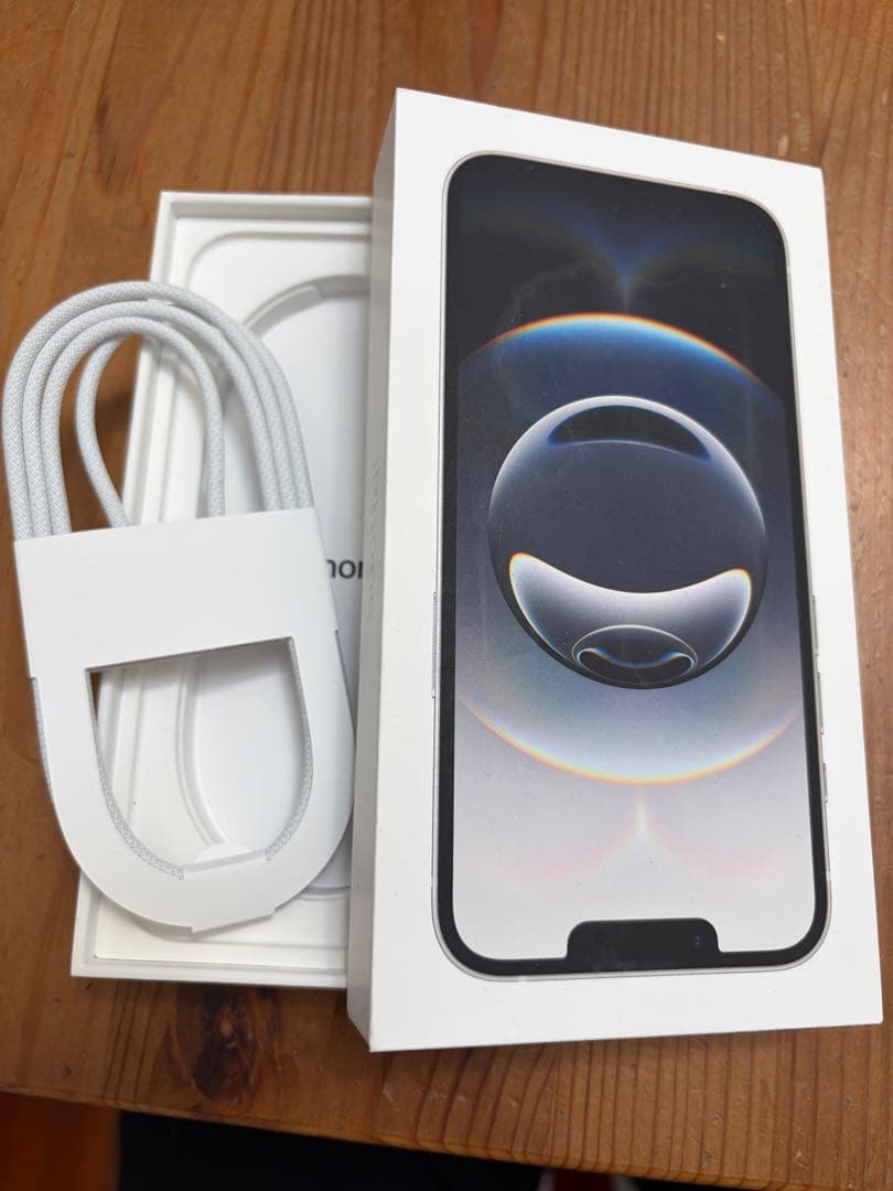 Apple iPhone 16e 128GB 本体