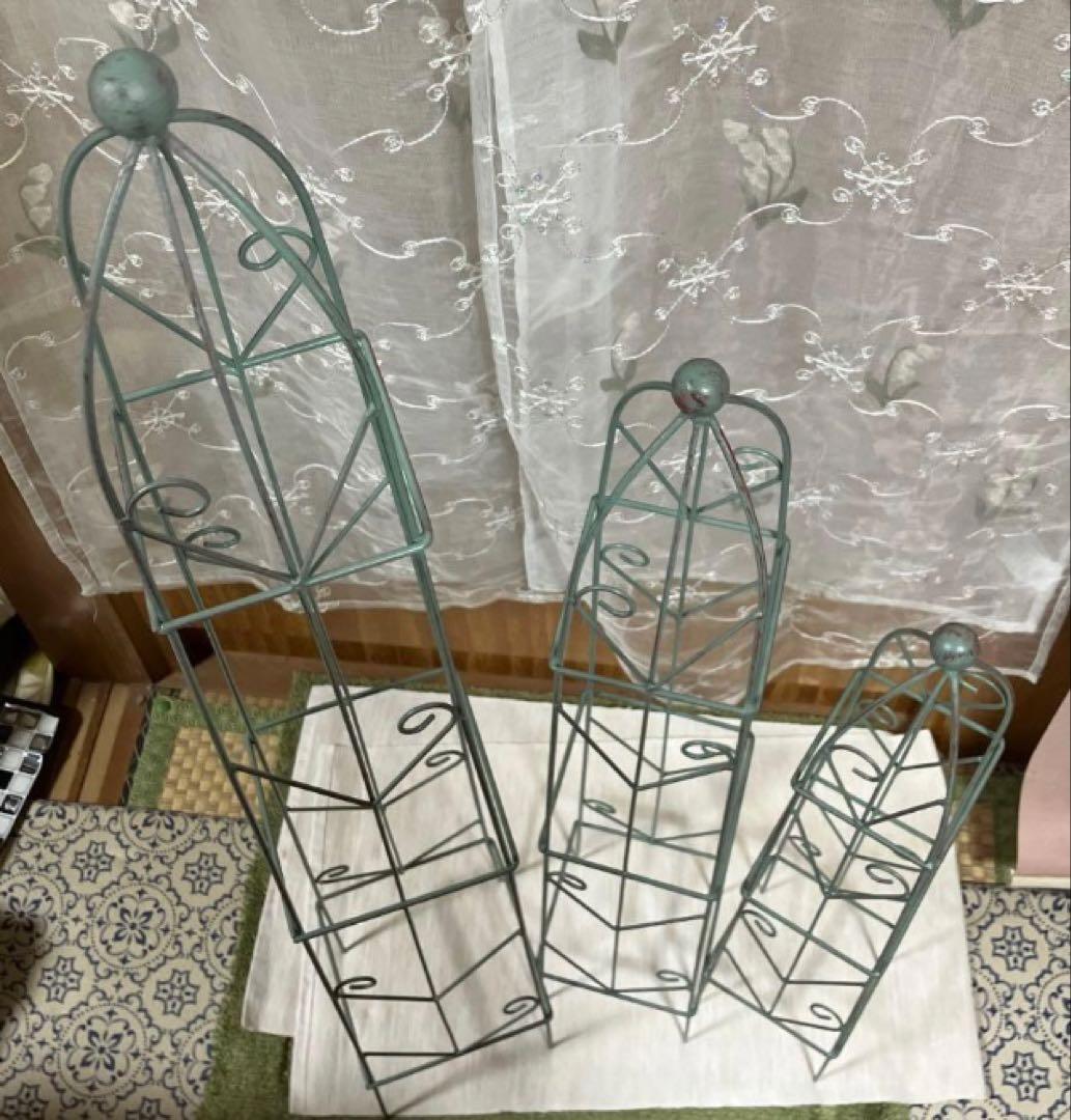 アイアン製ミニオベリスク　3個セット　アンティーク風ガーデンオーナメント　雑貨