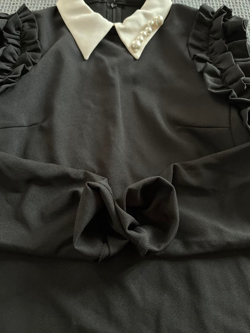 hue DAY TO EVENING ショルダーフリルブラウス パール装飾 36