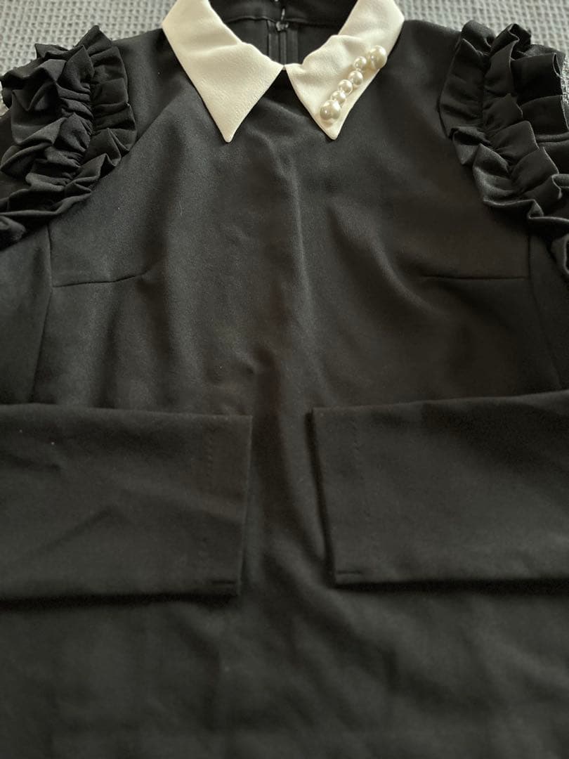 hue DAY TO EVENING ショルダーフリルブラウス パール装飾 36