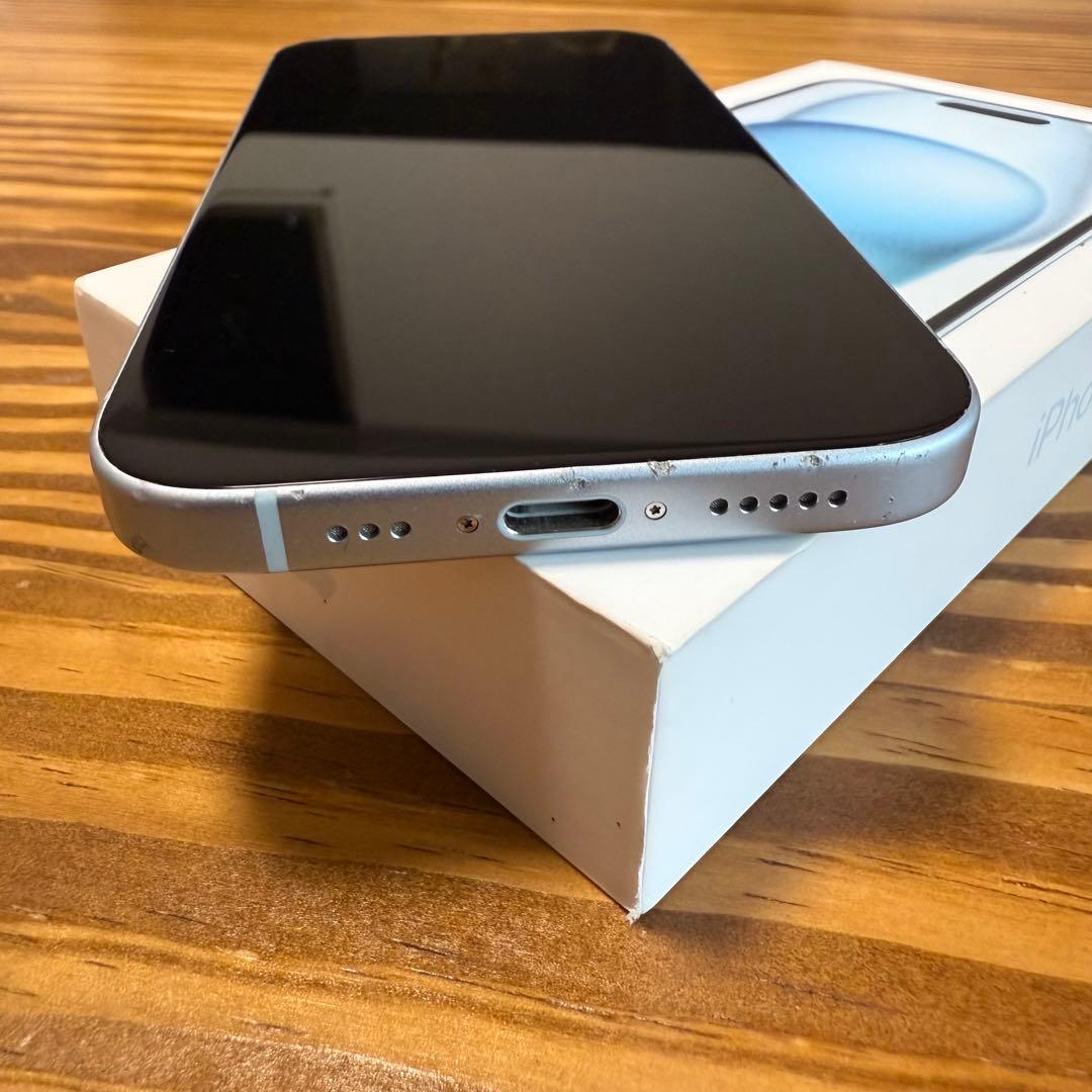 【期間限定値下げ】iPhone15 128GB SIMフリー 背面割れ