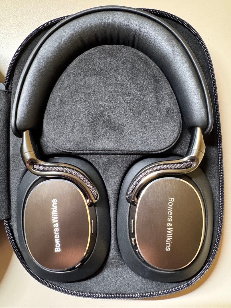 Bowers & Wilkins Px8 S2 ワイヤレスヘッドホン