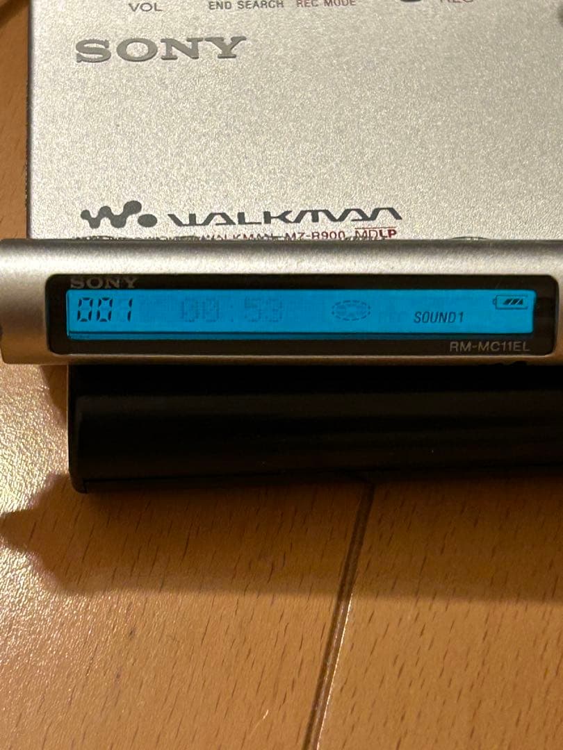 【美品】SONY ソニー ポータブルMDプレーヤー MZ-R900 ウォークマン