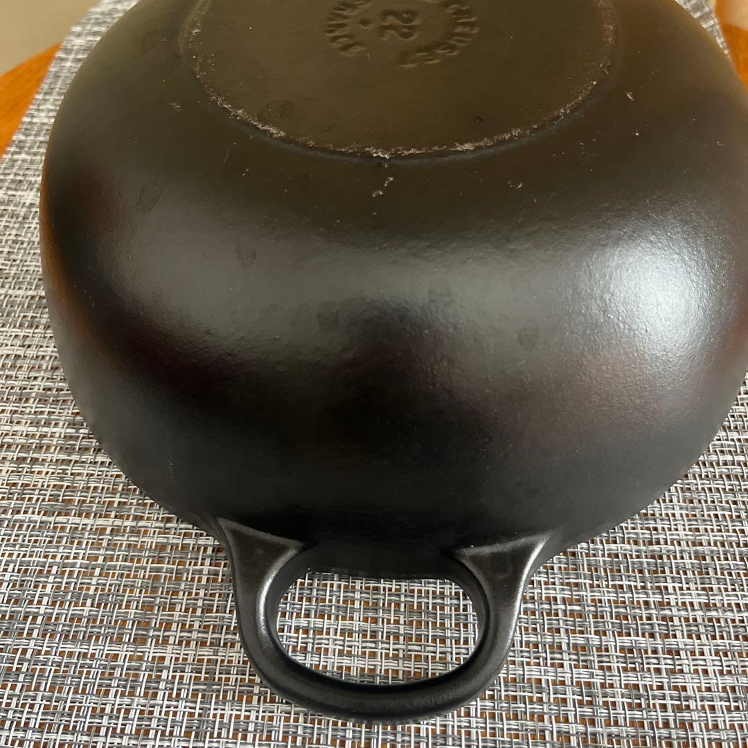 【LE CREUSET 】ブラック 両手鍋　22㌢