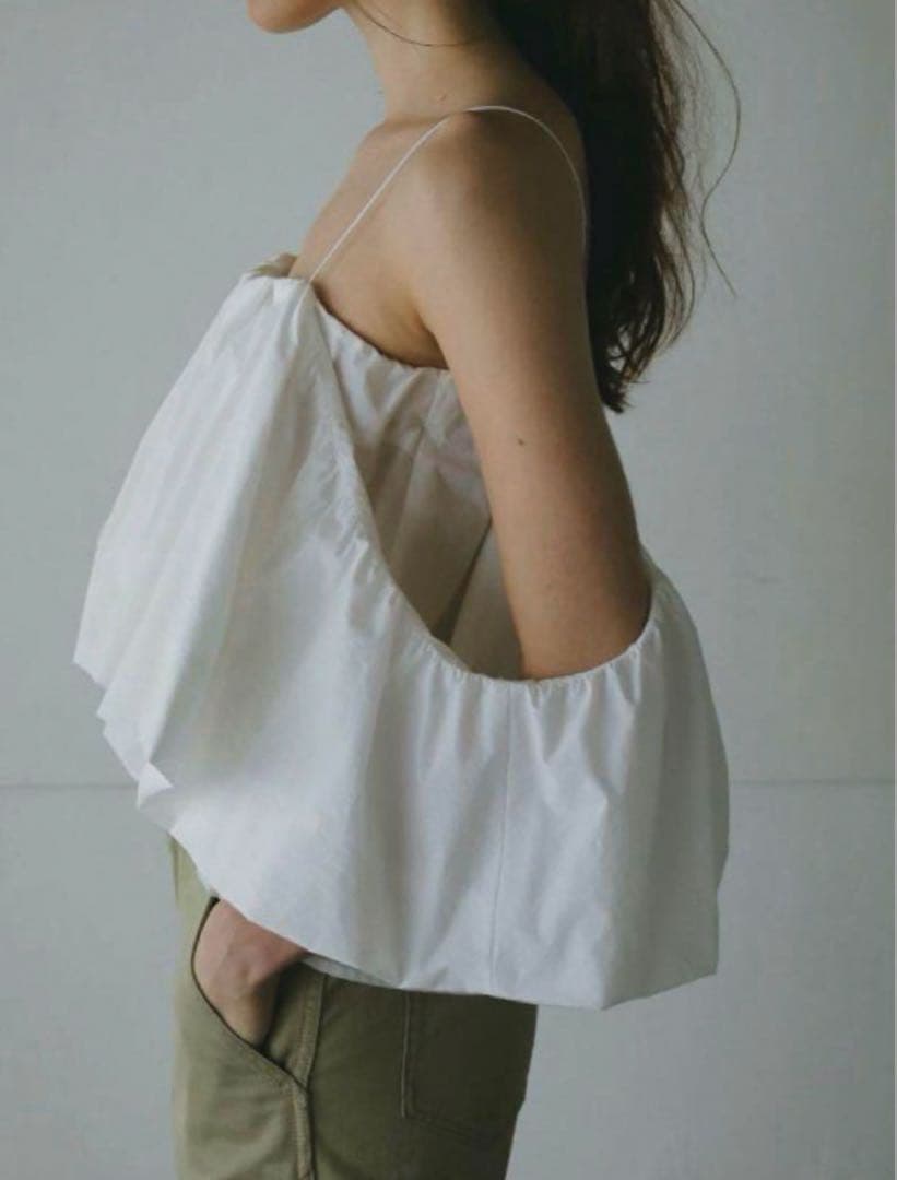 【新品タグ付き】etre tokyo ナローストラップバルーンキャミ