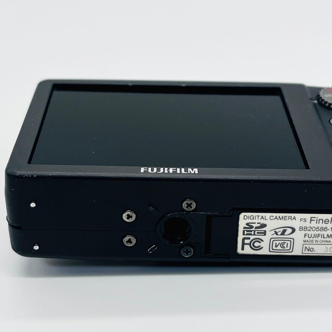 美品　FinePix F60FD ブラック