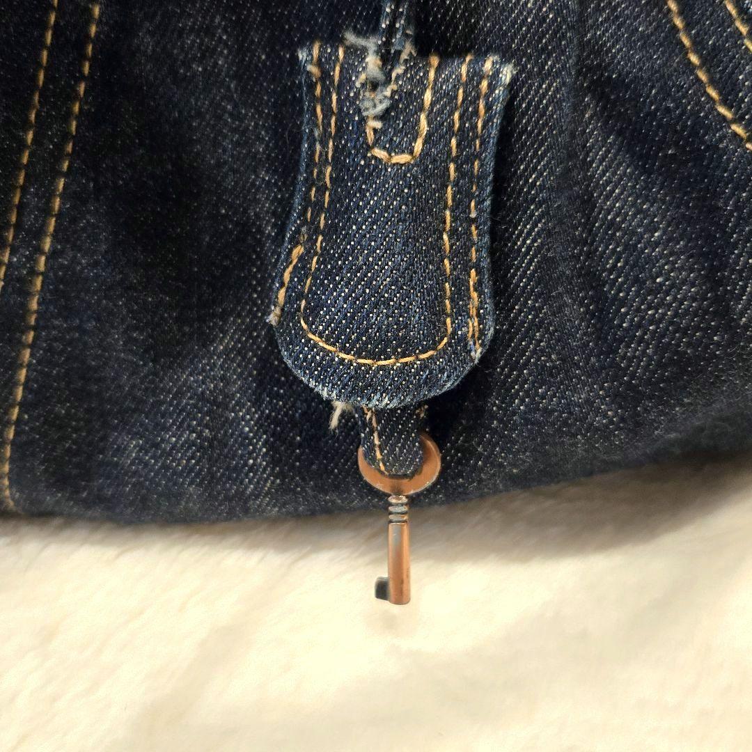 デニムリメイク フラップ付きトートバッグ　 やや大きめ マウジー　南京錠