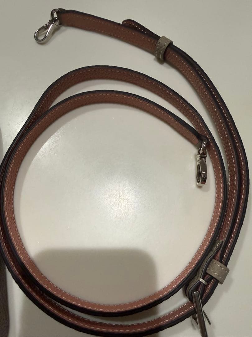 ボナベンチュラ　iPhone16プロ用ケース ベージュ・ピンク