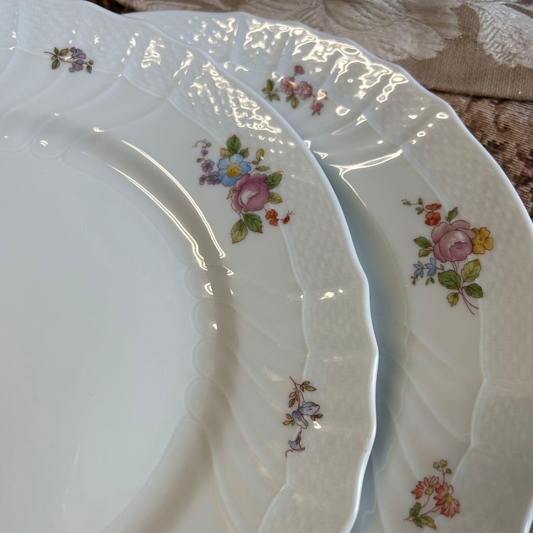 希少品 イタリア製RichardGinori 白磁に咲くお花 ディナー大皿2枚