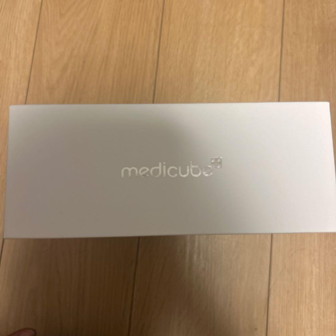 【極美品】新品medicube 美顔器AGE-R DEEP 美容デバイス