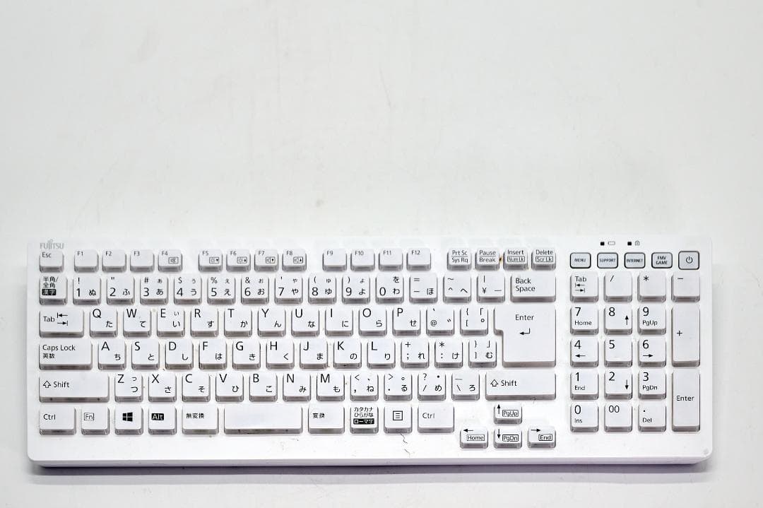 すぐに使用できる! モニター一体型PC Windows 11 FUJITSU