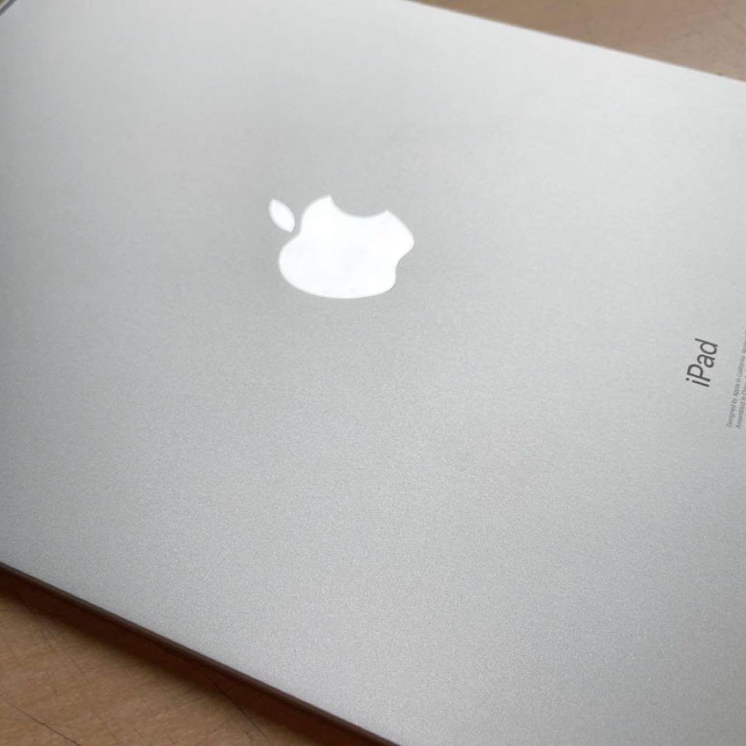 iPad Pro 11インチ　第2世代　シルバー　128GB A2230 美品