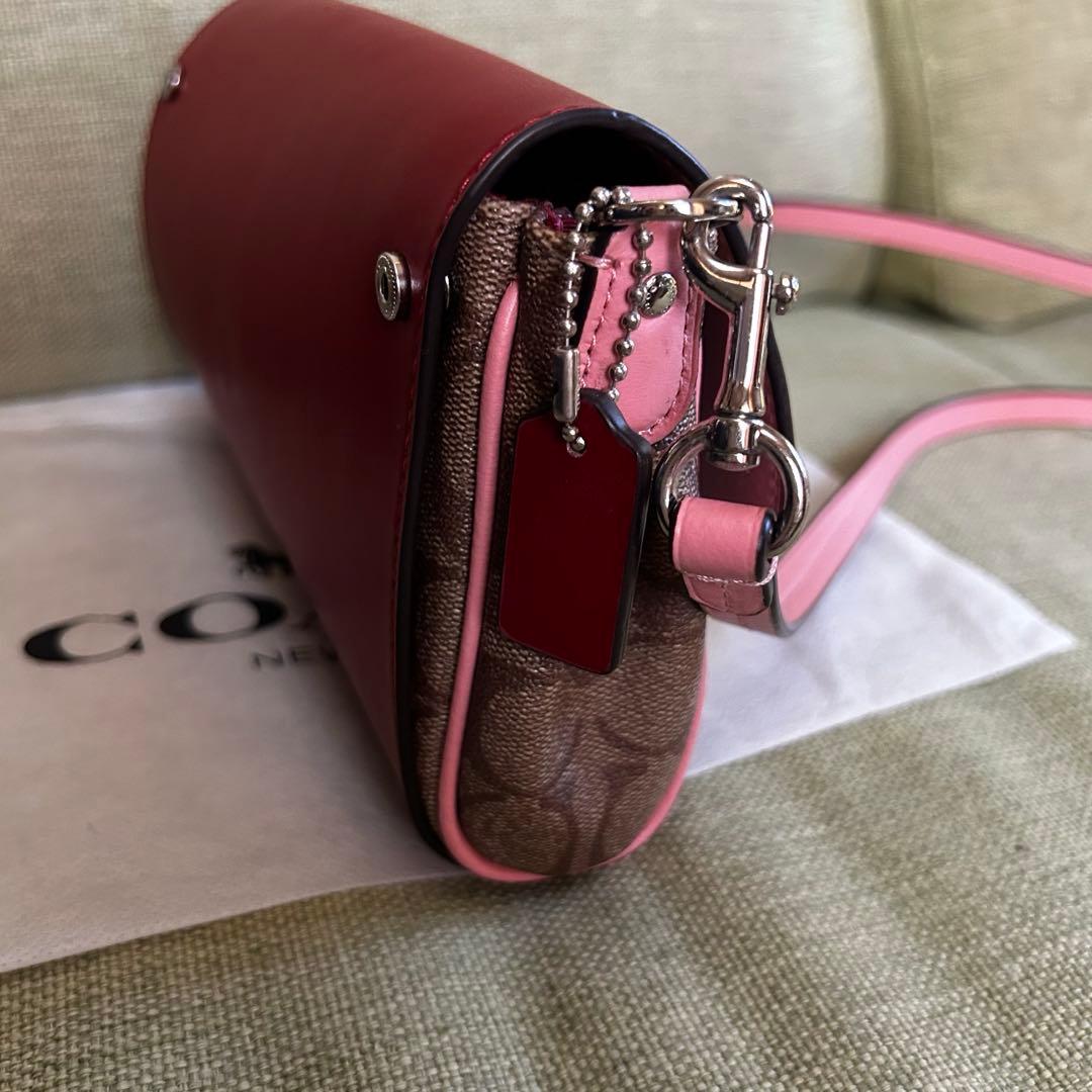 COACH コーチ　ショルダーバッグ　ミニショルダー　スマホ　リバーシブル ❶