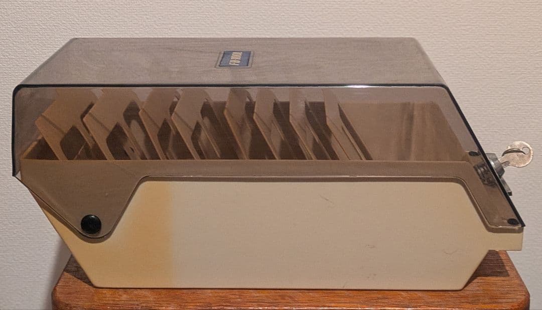 希少鍵付き/FB-100L Needs/ フロッピーディスクケース クリーム色