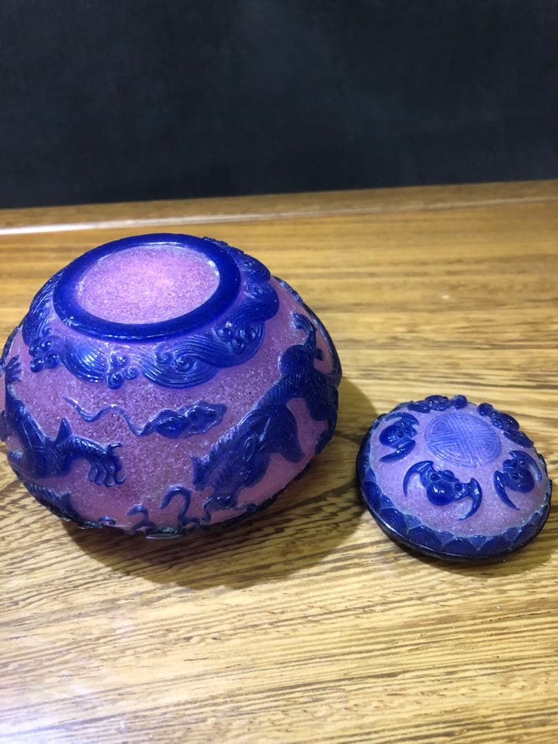 乾隆ガラス　「乾隆年製」銘入り　瑠璃壷