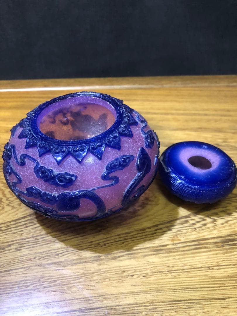 乾隆ガラス　「乾隆年製」銘入り　瑠璃壷