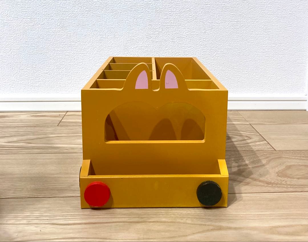 ディズニー　チップとデール　バス型卓上小物収納