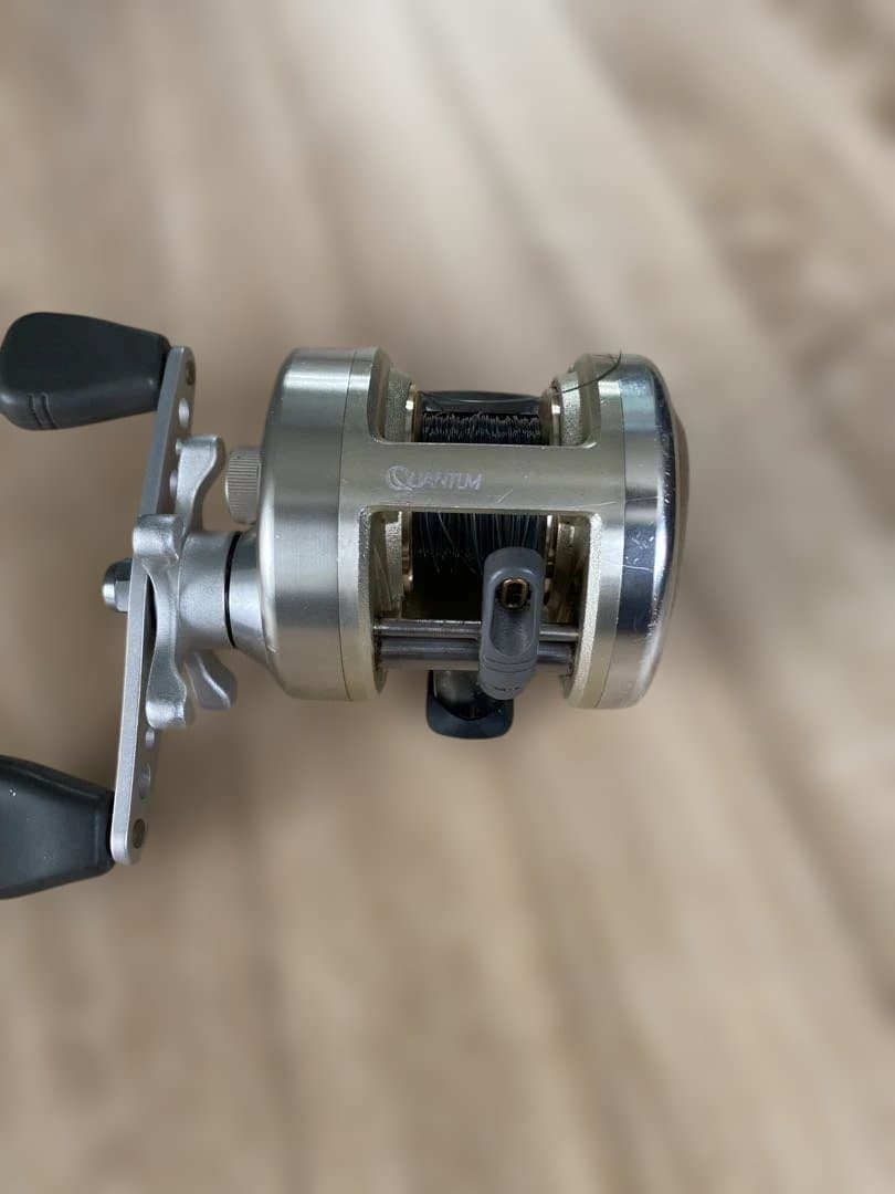 クァンタム　ベイトリール