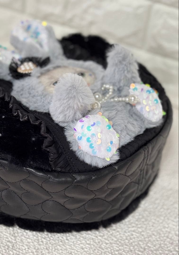 m*e様 コヤンイサムチョン　ハンドメイド　ハート型ファーショルダーバッグ　黒