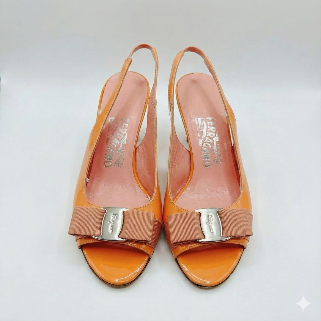 【箱・保存袋付】フェラガモ ヴァラ エナメル サンダル オレンジ ピンク 6C