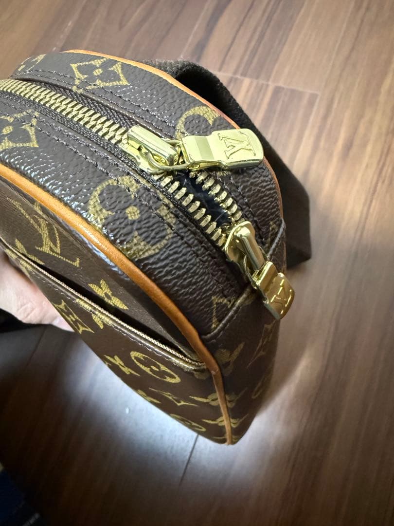 ルイヴィトン　ポシェットガンジュ