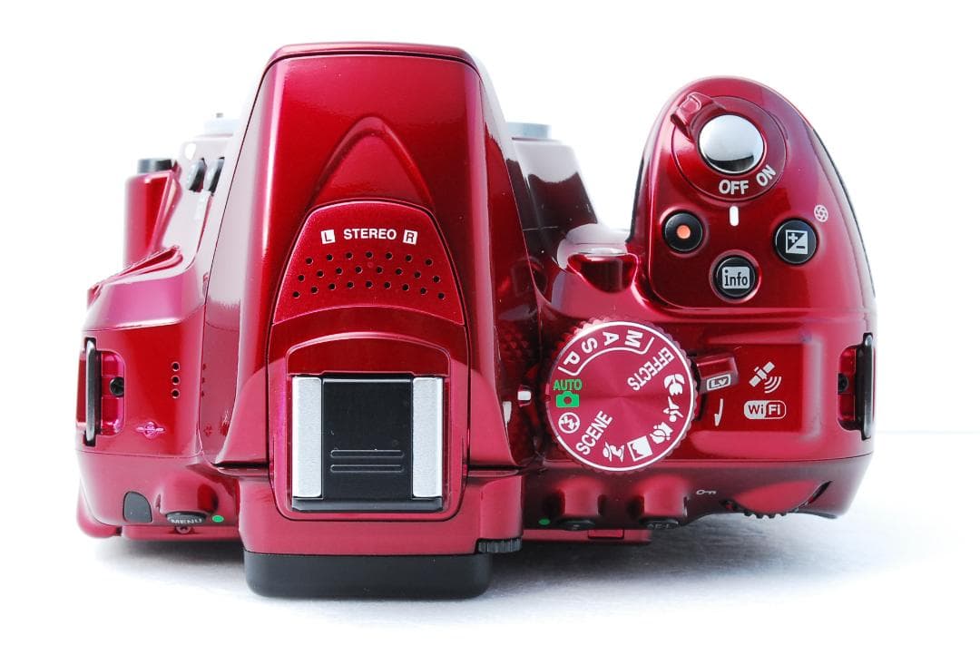 ❣️新品級 ショット数少❣️ Nikon D5300 レッド ダブルズームキット