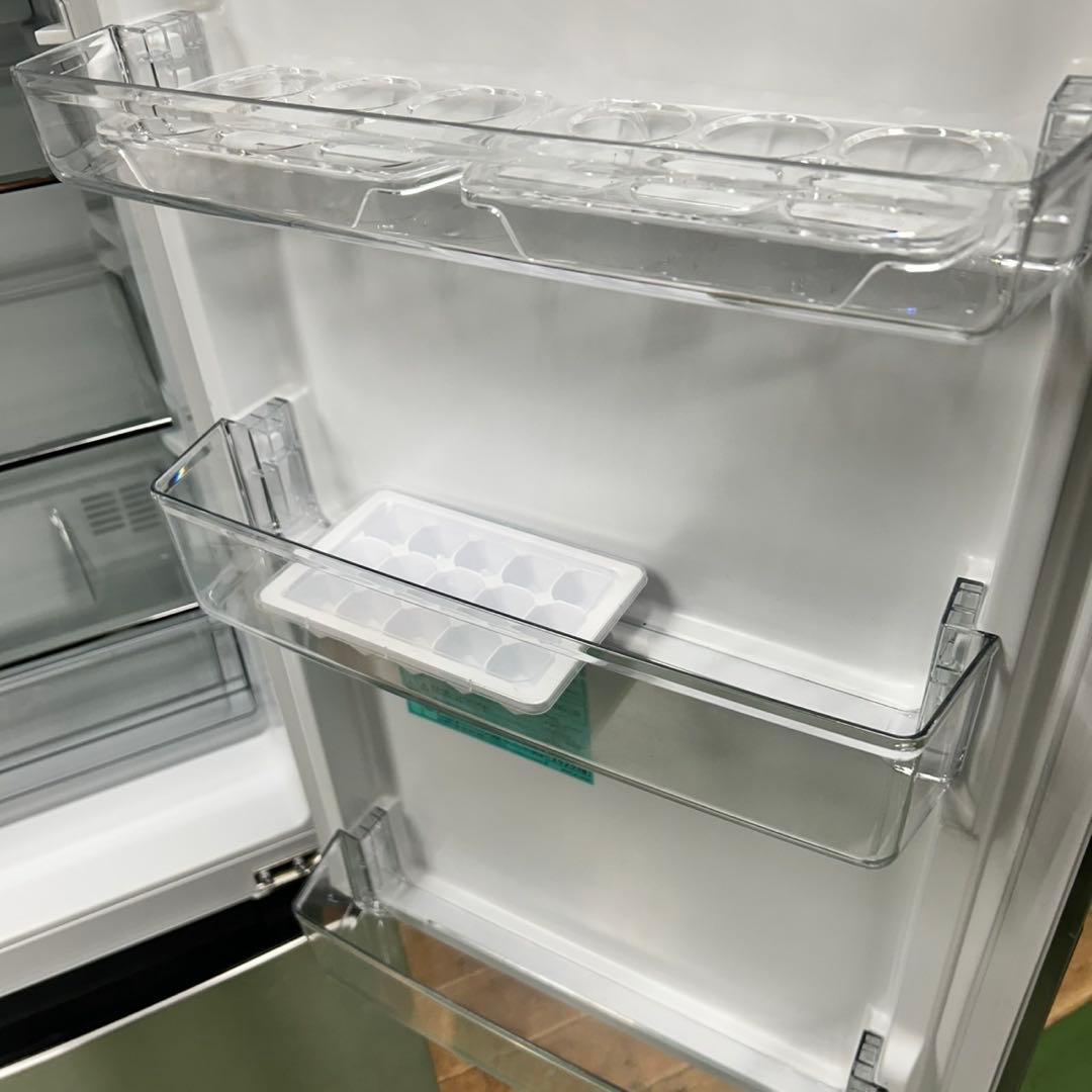 954 冷蔵庫　シルバーカラー　大人気　保証込　小型　200L 新生活応援