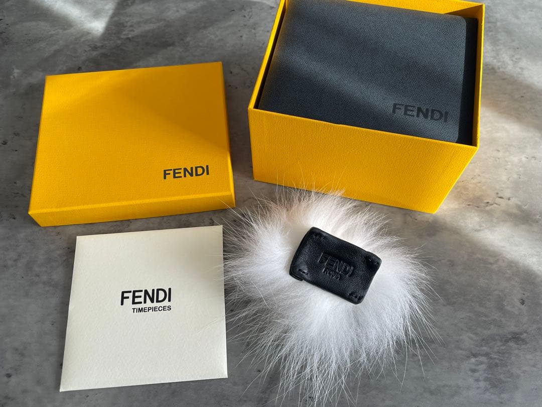 【新品】フェンディFENDI MY WAY 腕時計 付属品完備正規品 ファー付き
